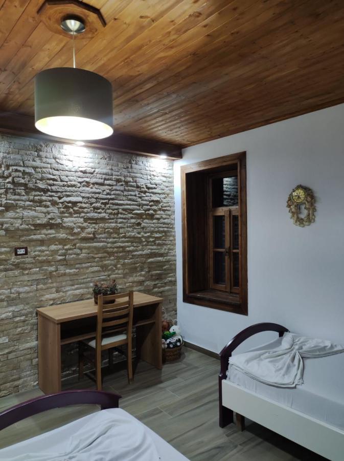 Eni Entire Guesthouse Parking On Site 베라트 외부 사진